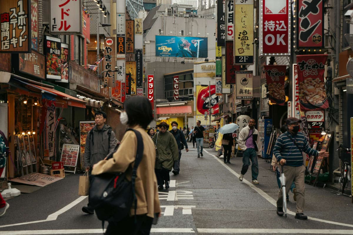 Tokyo: Shibuya Highlights Walking Tour & Secret View Spot