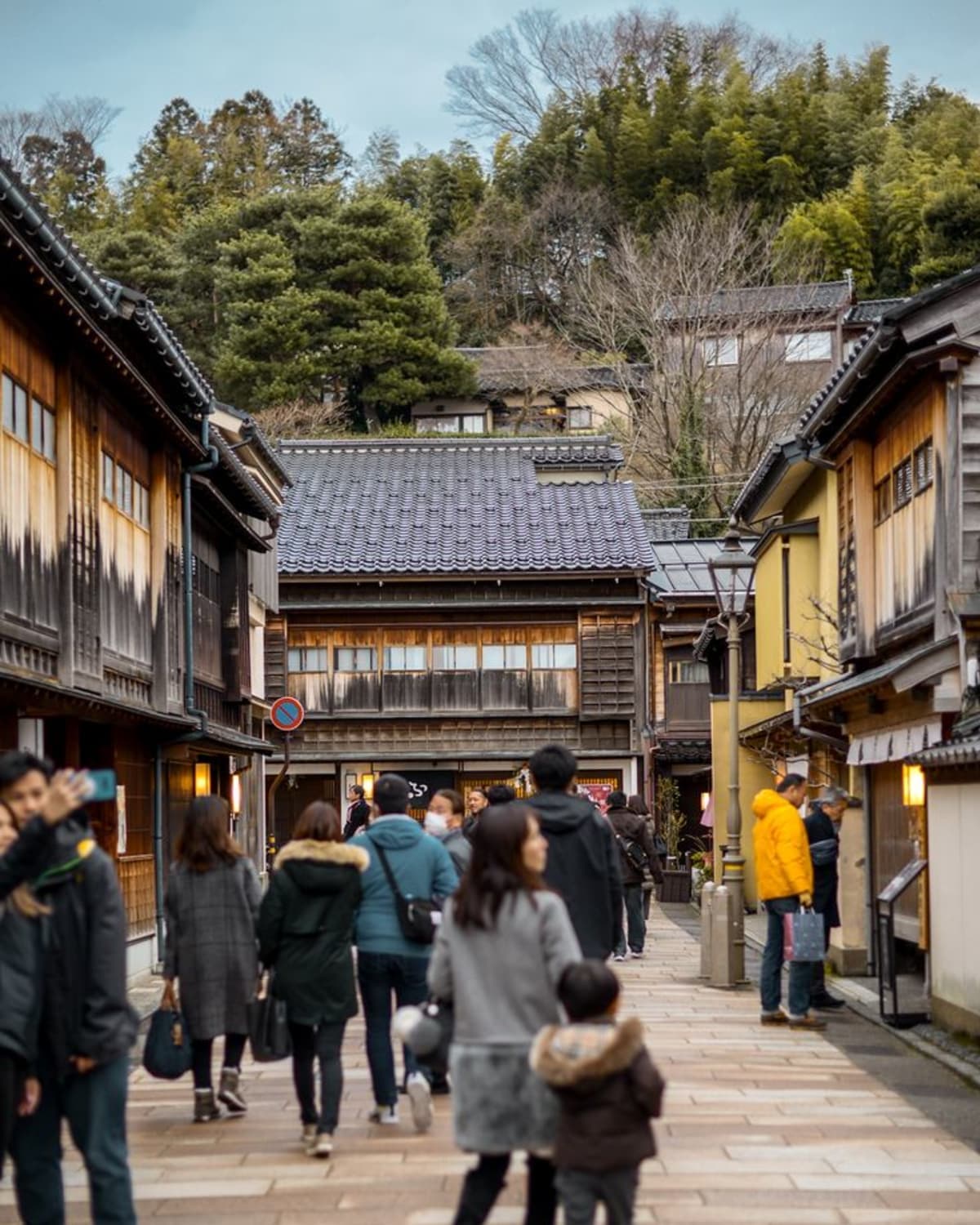 From Kanazawa/Toyama: Shirakawago and Takayama Day Tour
