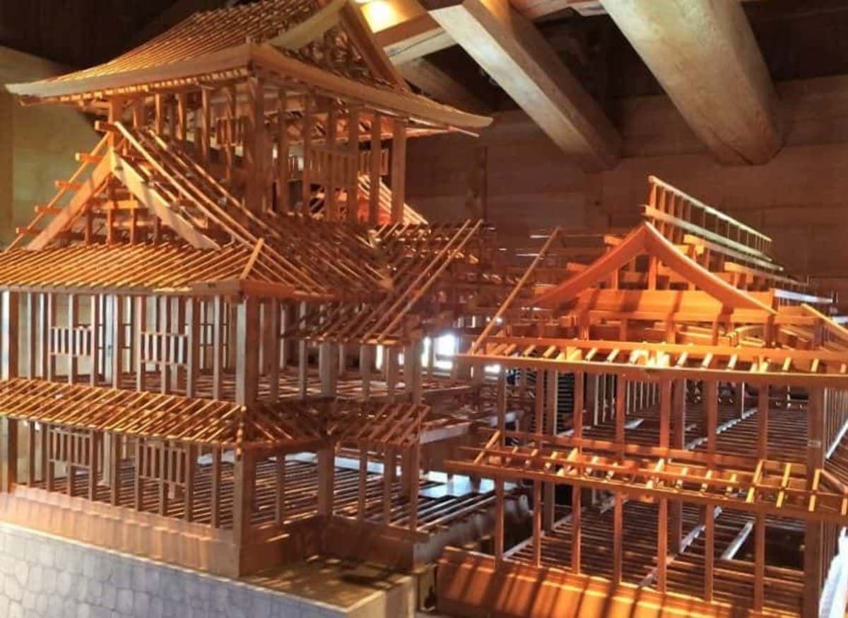 From Kanazawa: Shirakawa-go, Gokayama and Wood Carving Art