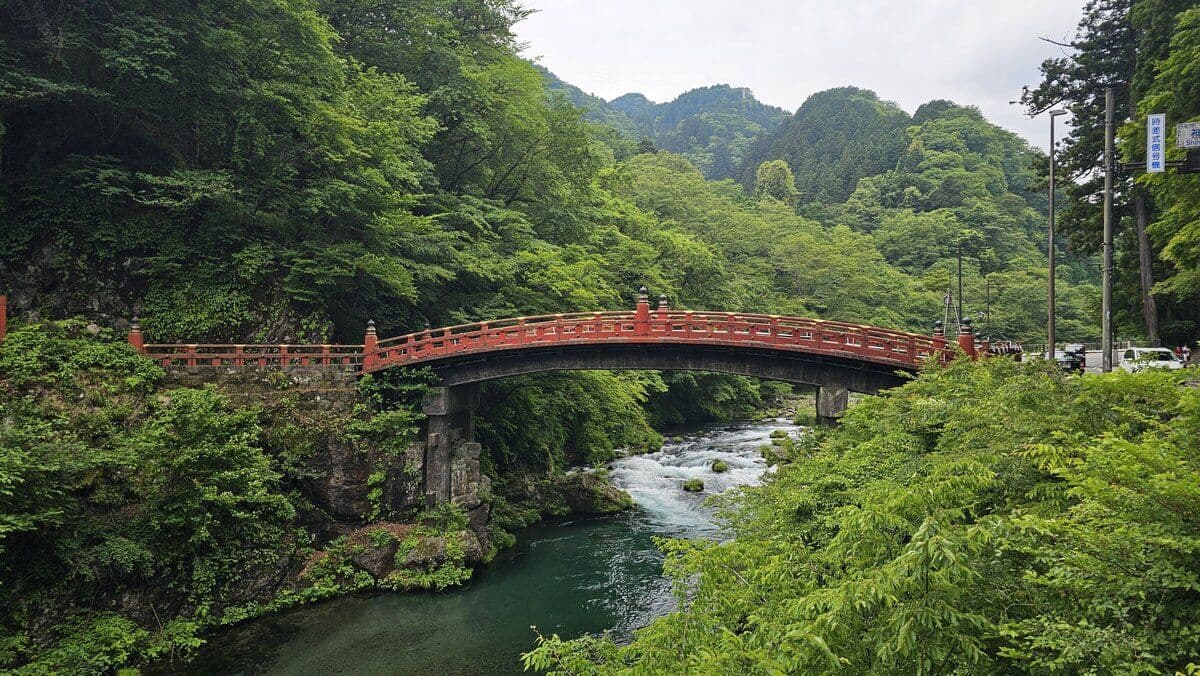From Kanazawa: Kurobe Gorge, Unazuki Onsen, and Shomyo Falls
