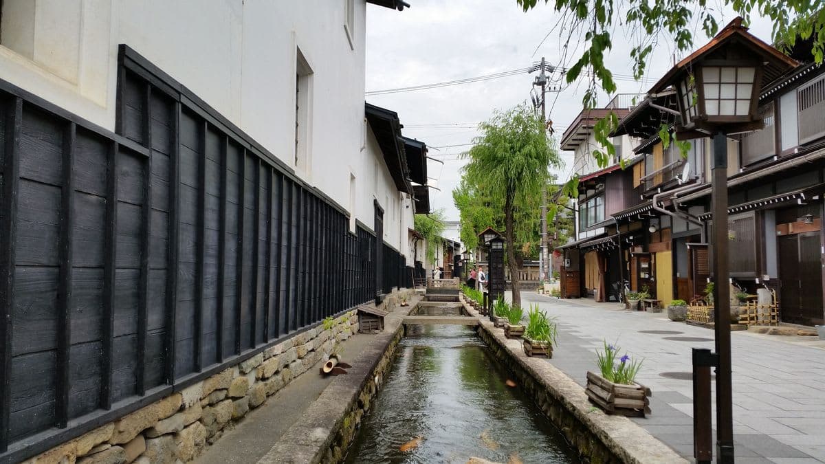 From Kanazawa: Shirakawago, Hida-Furukawa and Takayama Visit