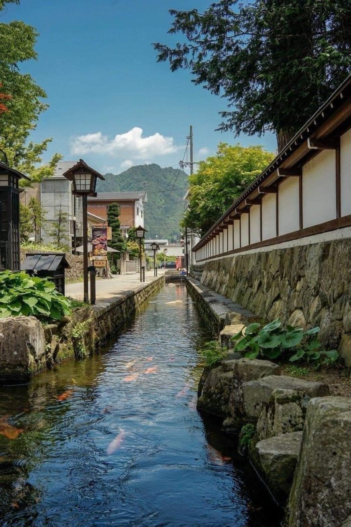 From Kanazawa: Shirakawago, Hida-Furukawa and Takayama Visit