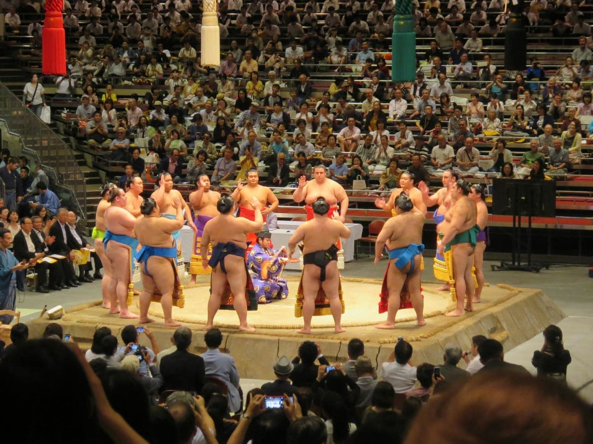 Tokyo: Sumo Show Experience with Chicken Hot Pot and a Photo