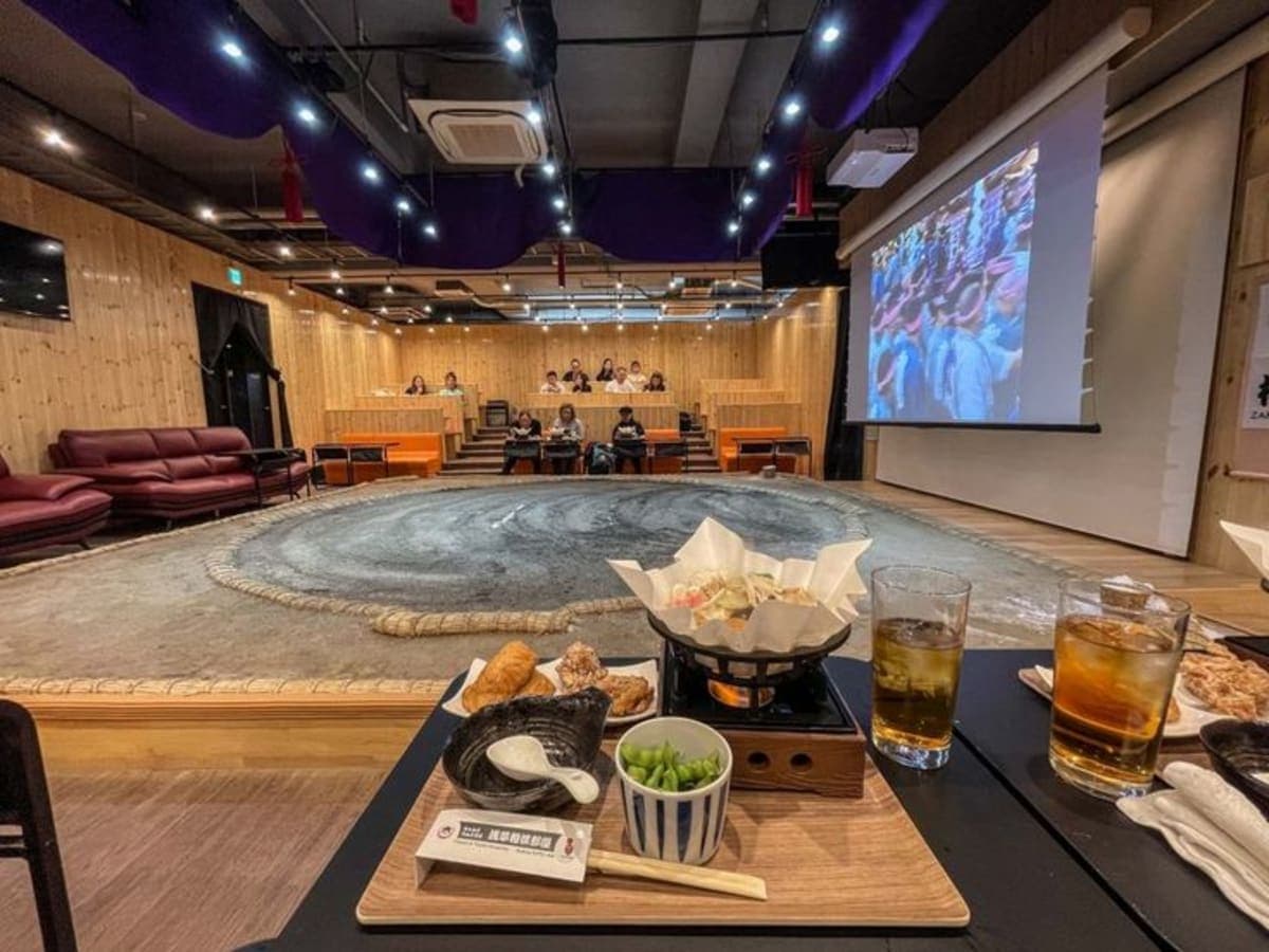 Tokyo: Sumo Show Experience with Chicken Hot Pot and a Photo