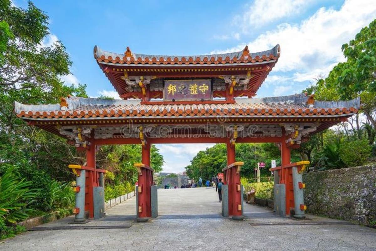 Private shore excursion : Naha Okinawa Shuri Castle & Garden