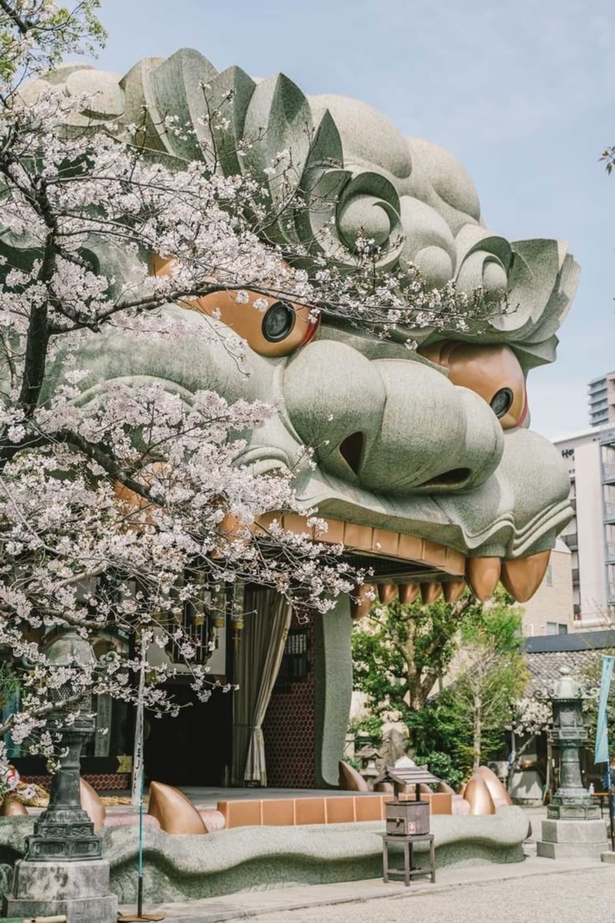 Osaka Private Highlights tour with Guide and Luxury Vehicle