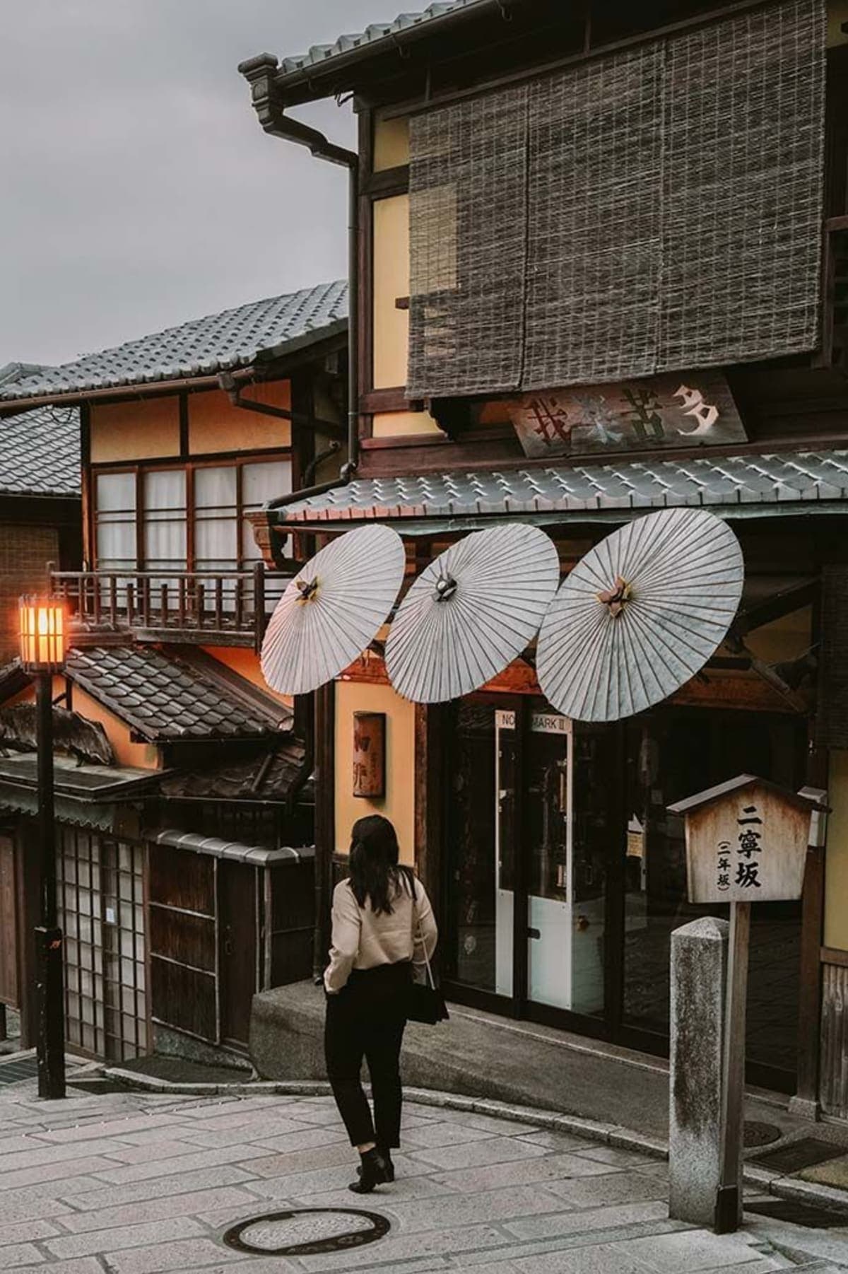 Kyoto: Private Highlights Tour with Guide and Luxury Vehicle