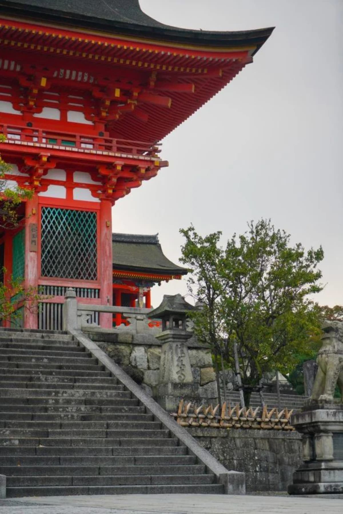 Kyoto: Private Highlights Tour with Guide and Luxury Vehicle